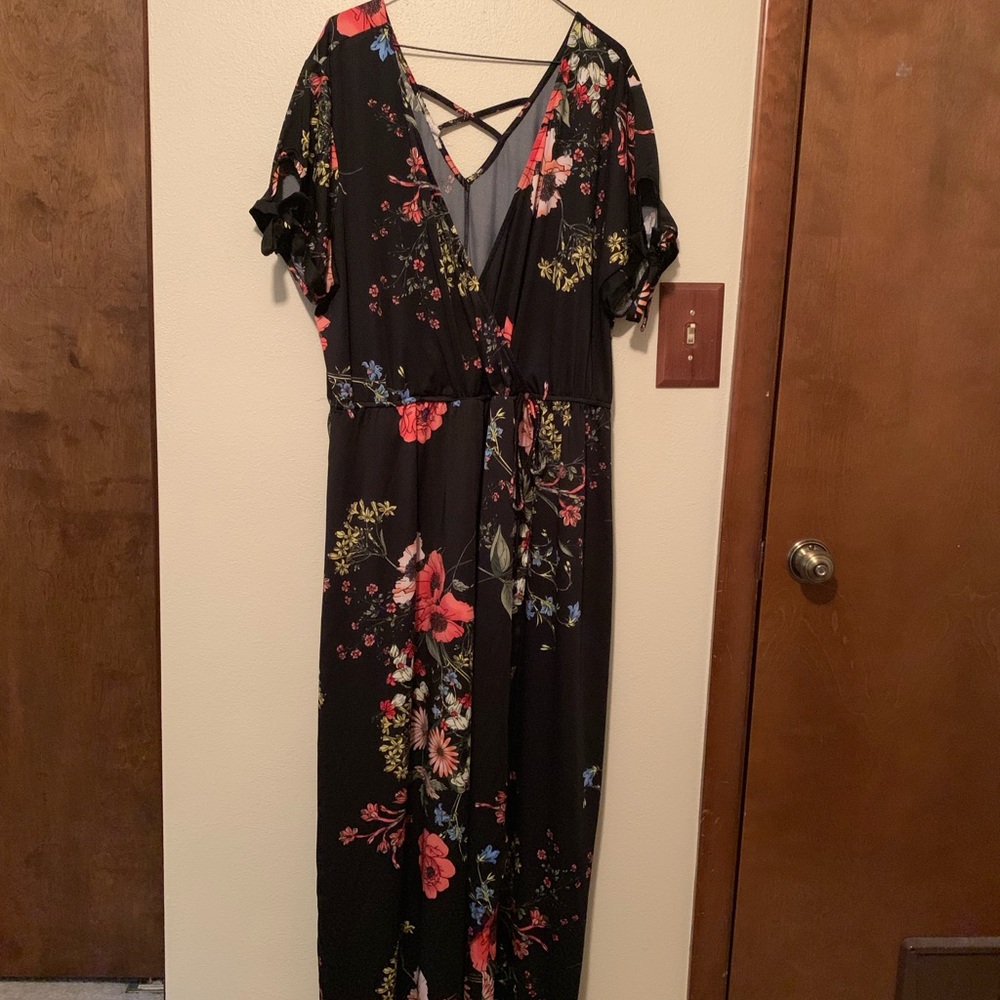Maurice’s plus size floral maxi dress! Size 2!